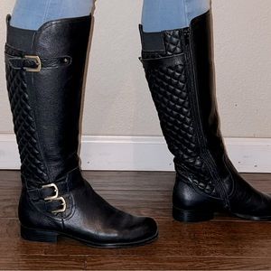 Naturalizer boots. Wide calf. Size 6. Excellent condition.